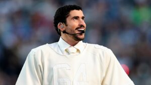 Bad Bunny continúa su racha de victorias con su primer número uno en solitario en ‘Billboard’ 100 con ‘DtMF’