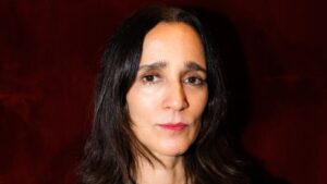Julieta Venegas se reconectó con sus raíces e hizo su trabajo más ambicioso