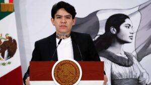 Junior H cambia su melodía de corridos y dice que las canciones no siempre reflejan un ‘mensaje positivo’