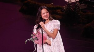 Olivia Rodrigo, sobre las críticas a sus vestidos ‘baby doll’: «Soy muy protectora con las jóvenes y no quiero alimentar eso»