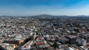 El desastroso modelo inmobiliario que duplicó la mancha urbana mexicana sin transporte ni servicios