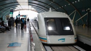 ¿Te imaginas hacer una hora en tren de Ciudad de México a Monterrey? El tren maglev de China ya es capaz de eso