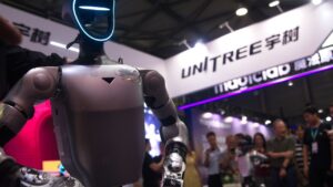 Conoce a “Superman”, el robot chino que puede saltar 2 metros y correr más rápido que Usain Bolt