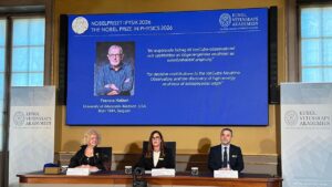 Cómo Francis Halzen, ganador del Nobel de Física 2026, convirtió el hielo en un detector de partículas cósmicas